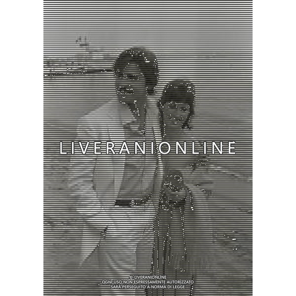RETROSPETTIVA TREAT WILLIAMS ATTORE NELLA FOTO TREAT WILLIAMS CON DANA DALANY A CANNES NELL\'ANNO 1982 AG ALDO LIVERANI SAS