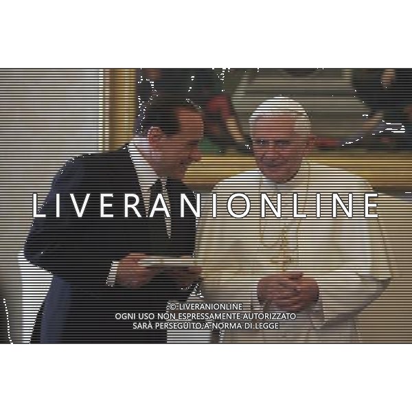Citta\' del Vaticano 19 / 11 / 2005 Sua Santita\' Papa Benedetto XVI riceve in udienza il Presidente del Consiglio Silvio Berlusconi Ph Flavio Ianniello / Vatican Pool/ag Aldo Liverani