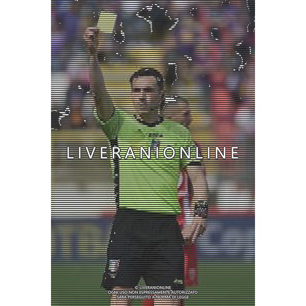 TVRG l\'arbitro Juan Luca Sacchi di Macerata con cartellino giallo Monza vs Fiorentina Monza 23-04-2023 U-Power Stadium Campionato Serie A TIM - 31a giornata foto Roberto Garavaglia/ag. Aldo Liverani sas/ AGENZIA ALDO LIVERANI SAS