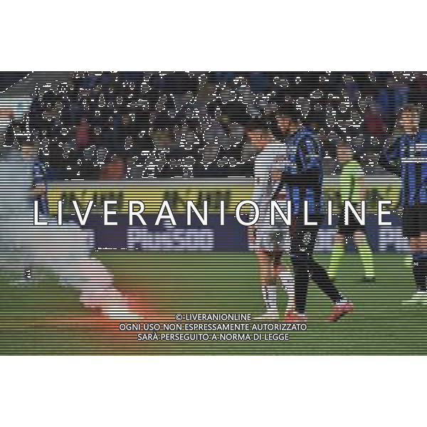TVRG fumogeno lanciato in campo Atalanta vs Roma Bergamo 24-04-2023 Gewiss Stadium - Stadio Atleti Azzurri d\'Italia Campionato Serie A TIM - 31a giornata foto Roberto Garavaglia/ag. Aldo Liverani sas / AGENZIA ALDO LIVERANI SAS