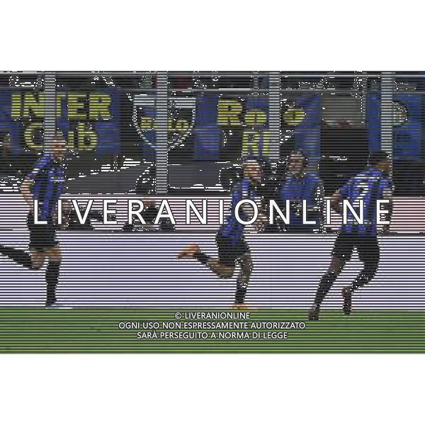 esultanza Inter dopo il gol dell\'1 a 0 Federico Dimarco Inter vs Juventus Milano 26-04-2023 Stadio Giuseppe Meazza San Siro Coppa Italia Frecciarossa - semifinale gara di ritorno foto Roberto Garavaglia/ag. Aldo Liverani sas/ AGENZIA ALDO LIVERANI SAS