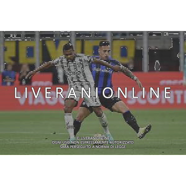 Alex Sandro (Juventus) e Lautaro Martinez (Inter) Inter vs Juventus Milano 26-04-2023 Stadio Giuseppe Meazza San Siro Coppa Italia Frecciarossa - semifinale gara di ritorno foto Roberto Garavaglia/ag. Aldo Liverani sas / AGENZIA ALDO LIVERANI SAS