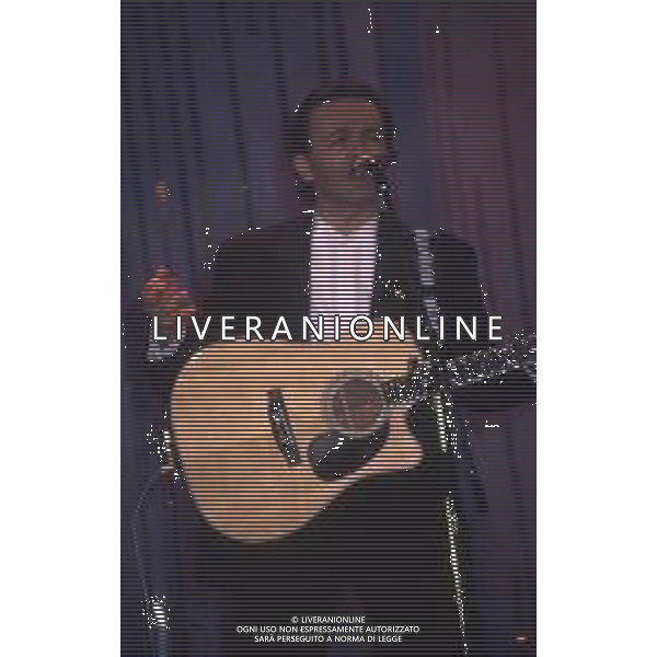 RETROSPETTIVA COMPLESSO MUSICALE POOH NELLA FOTO DODI BATTAGLIA  AG ALDO LIVERANI SAS  