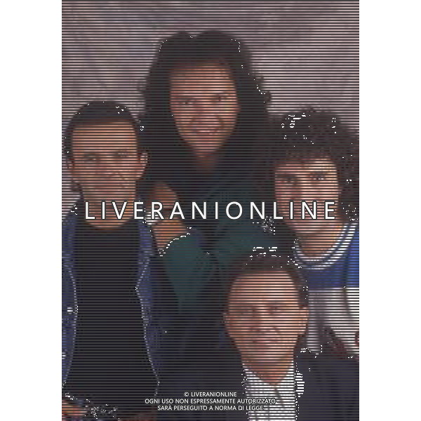 RETROSPETTIVA COMPLESSO MUSICALE POOH NELLA FOTO DODI BATTAGLIA-RED CANZIAN-STEFANO D\'ORAZIO E ROBY FACCHINETTI AG ALDO LIVERANI SAS