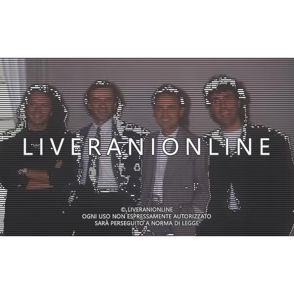 RETROSPETTIVA COMPLESSO MUSICALE POOH NELLA FOTO RED CANZIAN-DODI BATTAGLIA-ROBY FACCHINETTI E STEFANO D\'ORAZIO AG ALDO LIVERANI SAS