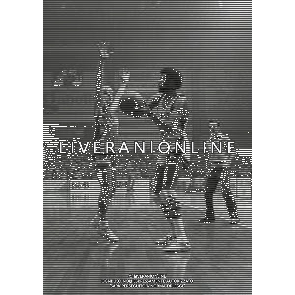 18-11-1979 CANTU\' CAMPIONATO DI BASKET SERIE A1 GABETTI CANTU\'-SCAVOLINI PESARO 78-80 NELLA FOTO WAYNE SMITH AG ALDO LIVERANI SAS