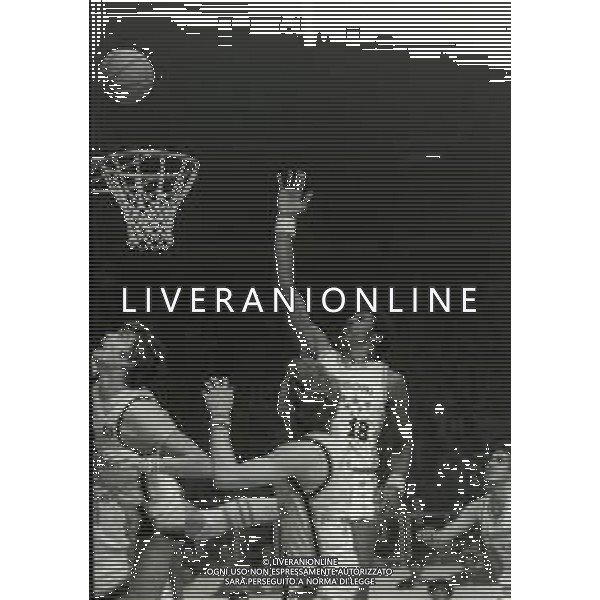 03-12-1978 CANTU\' CAMPIONATO DI BASKET SERIE A1 GABETTI CANTU\'-ARRIGONI RIETI 84-78 NELLA FOTO Willie Sojourner AG ALDO LIVERANI SAS