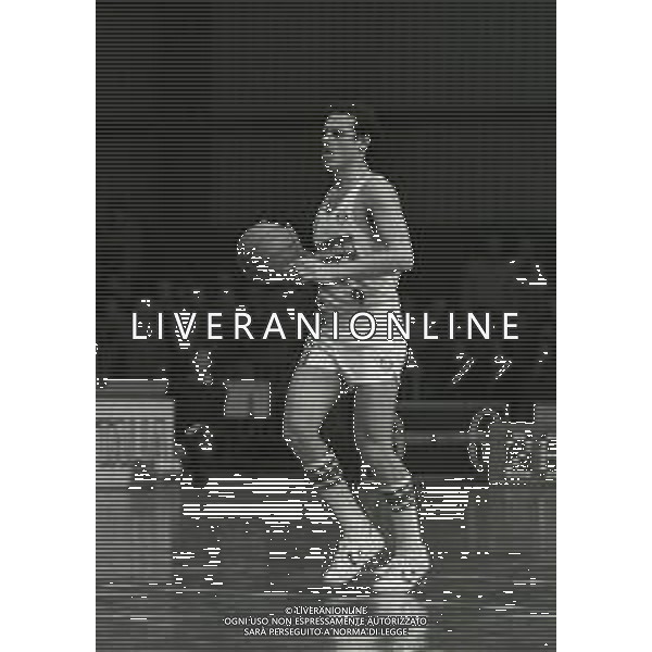 04-03-1979 CANTU\' CAMPIONATO DI BASKET SERIE A 1 GABETTI CANTU\'-PERUGINA BASKET ROMA 86-87 NELLA FOTO AZIONE DI GIOCO AG ALDO LIVERANI SAS