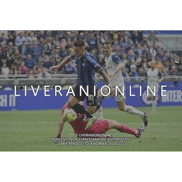Lautaro Martinez (Inter) segna il secondo gol del 3 a 1 Inter vs Lazio Milano 30-04-2023 Stadio Giuseppe Meazza - San Siro Campionato Serie A TIM - 32a giornata foto Roberto Garavaglia/ag. Aldo Liverani sas / AGENZIA ALDO LIVERANI SAS