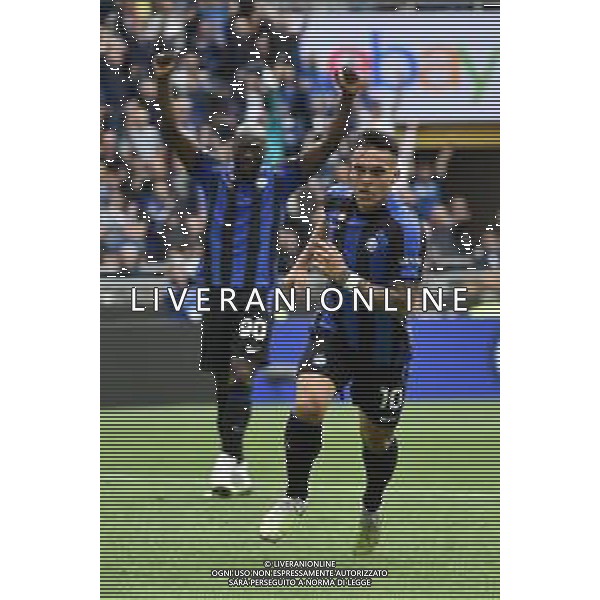 Lautaro Martinez (Inter) esulta dopo il secondo gol del 3 a 1 e dietro Romelu Lukaku (Inter) Inter vs Lazio Milano 30-04-2023 Stadio Giuseppe Meazza - San Siro Campionato Serie A TIM - 32a giornata foto Roberto Garavaglia/ag. Aldo Liverani sas / AGENZIA ALDO LIVERANI SAS