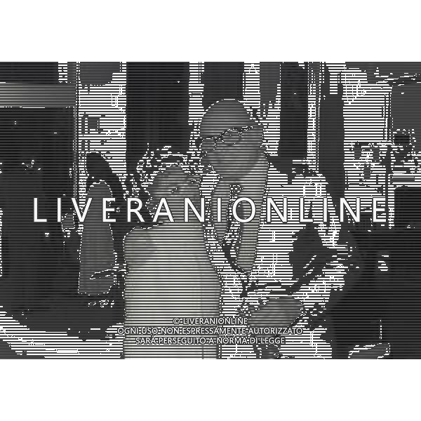 RETROSPETTIVA FRANCESCO ROSI REGISTA NELLA FOTO FRANCESCO ROSI CON LINA WERTMULLER AL FESTIVAL DI CANNES NELL\'ANNO 1972 AG ALDO LIVERANI SAS