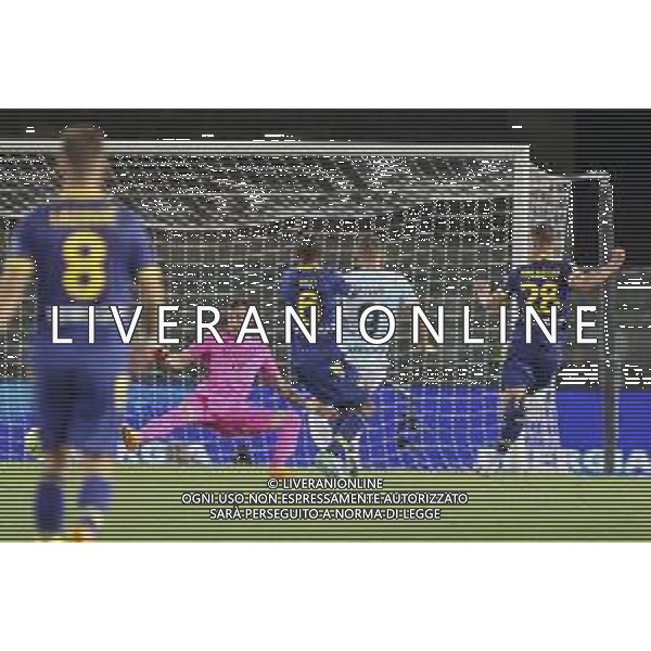 Edin Dzeko of Inter FC scores a goal during Hellas Verona vs FC Internazionale, 33° Serie A Tim 2022-23 game at Marcantonio Bentegodi Stadium in Verona, Italy, on May 03, 2023. (Photo by Davide Casentini) / AGENZIA ALDO LIVERANI SAS