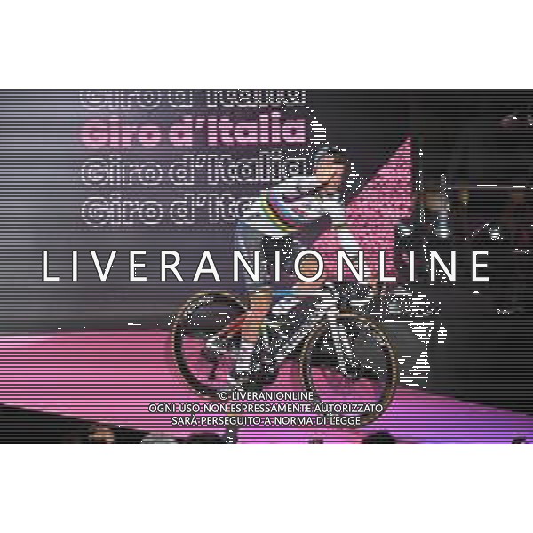 04-05-2023 Presentazione Squadre Giro D\'italia 2023; 2023, Soudal - Quickstep; Evenepoel, Remco; Pescara; ©SIROTTI / AGENZIA ALDO LIVERANI SAS