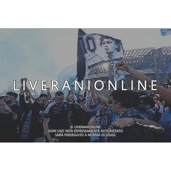 04-05-2023 napoli-festeggiamenti per la conquista del 3 scudetto del napoli calcio Festeggiamenti dei tifosi per la vittoria dello scudetto fuori lo stadio Diego Armando Maradona Foto Mosca, Ag.Liverani