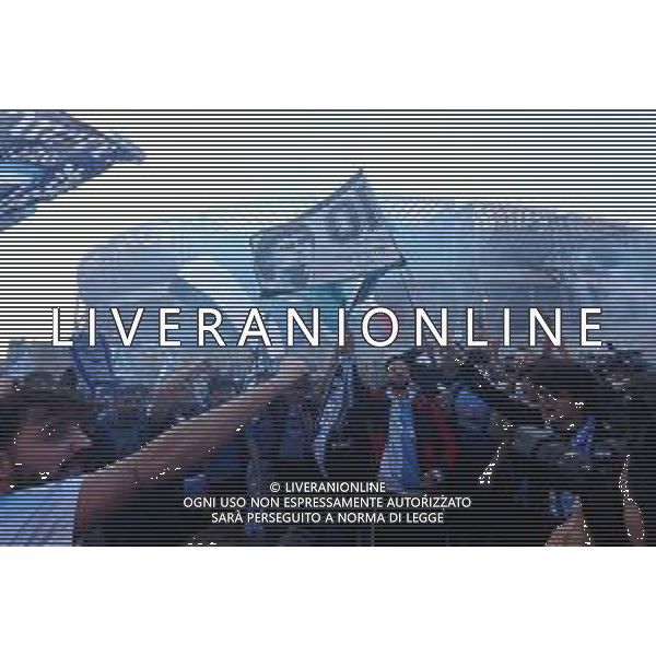 04-05-2023 napoli-festeggiamenti per la conquista del 3 scudetto del napoli calcio Festeggiamenti dei tifosi per la vittoria dello scudetto fuori lo stadio Diego Armando Maradona Foto Mosca, Ag.Liverani