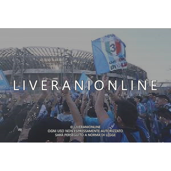 04-05-20323 Napoli- Festeggiamenti dei tifosi per la vittoria dello scudetto fuori lo stadio Diego Armando Maradona Foto Mosca, Ag.Liverani