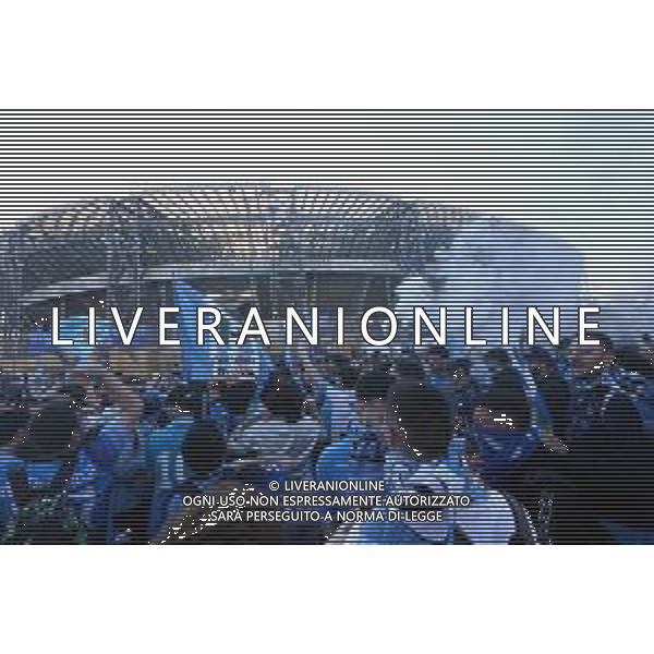 04-05-20323 Napoli- Festeggiamenti dei tifosi per la vittoria dello scudetto fuori lo stadio Diego Armando Maradona Foto Mosca, Ag.Liverani