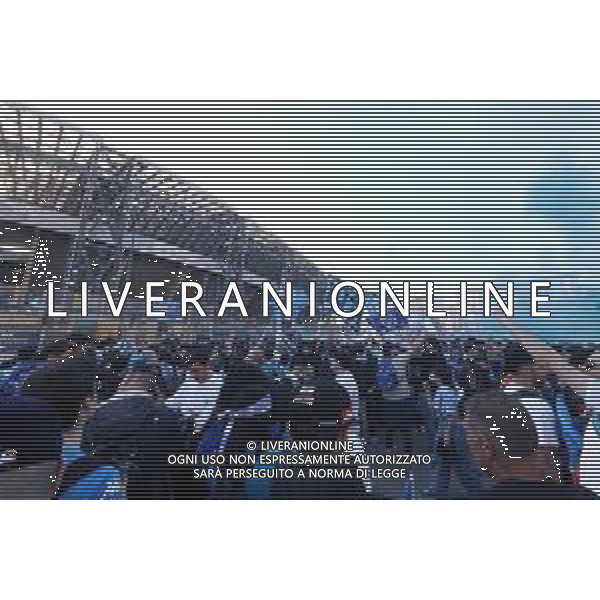 04-05-20323 Napoli- Festeggiamenti dei tifosi per la vittoria dello scudetto fuori lo stadio Diego Armando Maradona Foto Mosca, Ag.Liverani