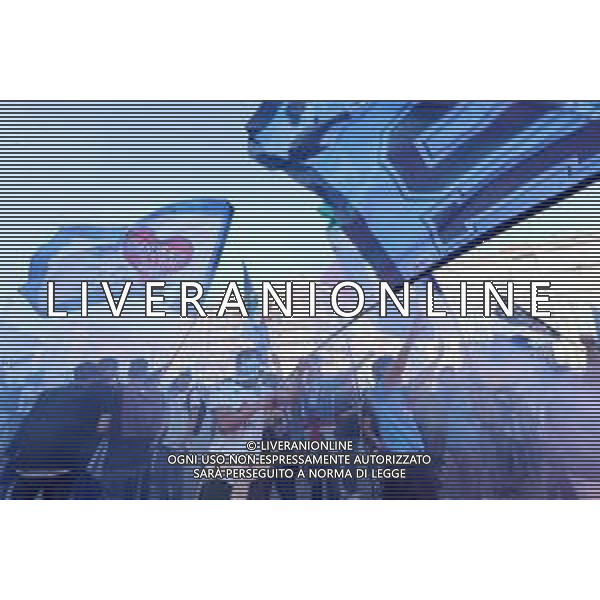 04-05-20323 Napoli- Festeggiamenti dei tifosi per la vittoria dello scudetto fuori lo stadio Diego Armando Maradona Foto Mosca, Ag.Liverani