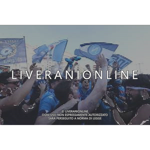 04-05-20323 Napoli- Festeggiamenti dei tifosi per la vittoria dello scudetto fuori lo stadio Diego Armando Maradona Foto Mosca, Ag.Liverani