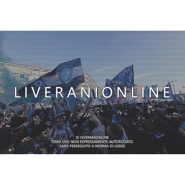 04-05-20323 Napoli- Festeggiamenti dei tifosi per la vittoria dello scudetto fuori lo stadio Diego Armando Maradona Foto Mosca, Ag.Liverani
