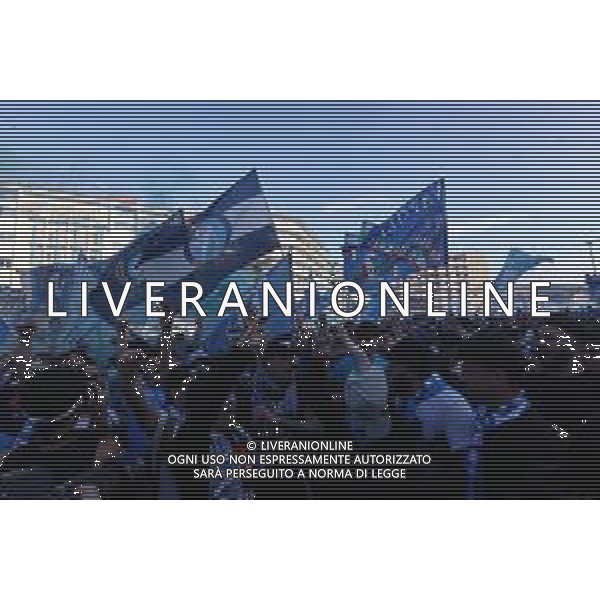 04-05-20323 Napoli- Festeggiamenti dei tifosi per la vittoria dello scudetto fuori lo stadio Diego Armando Maradona Foto Mosca, Ag.Liverani