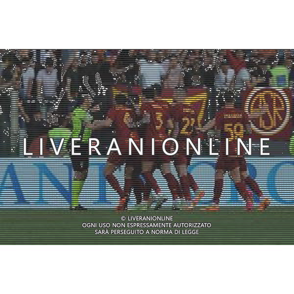 Roma vs Inter Campionato Serie A TIM - 34 Giornata - Stadio Olimpico - Roma 06-05-2023 nella foto Proteste dei giocatori della Roma con l\'arbitro fabio Maresca ©Federico Gaetano / AGENZIA ALDO LIVERANI SAS