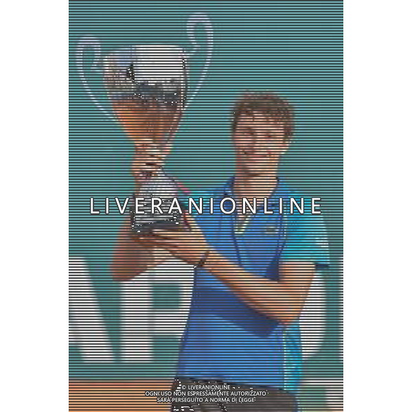 07-05-2023, torneo internazionale di tennis Sardegna Open Challenger 173, presso Tennis club Monte Urpinu, Cagliari. In gara Ugo Humbert (Francia) contro Laslo Djere (Serbia). Salvatore Moi/Aldo Liverani s.a.s. Nella foto: Laslo premiazioni del singolo. Ugo Humbert (Francia) primo