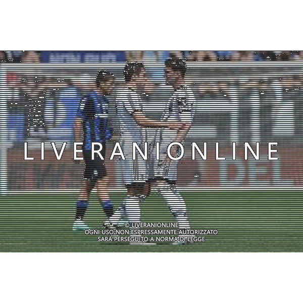 Federico Chiesa (Juventus) SX e Dusan Vlahovic (Juventus) DX esultano dopo il gol del 2 a 0 Atalanta vs Juventus Bergamo 24-04-2023 Gewiss Stadium - Stadio Atleti Azzurri d\'Italia Campionato Serie A TIM - 34a giornata foto Roberto Garavaglia/ag. Aldo Liverani sas