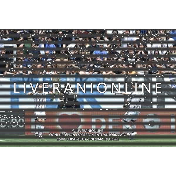 Federico Chiesa (Juventus) SX e Dusan Vlahovic (Juventus) DX esultano dopo il gol del 2 a 0 Atalanta vs Juventus Bergamo 24-04-2023 Gewiss Stadium - Stadio Atleti Azzurri d\'Italia Campionato Serie A TIM - 34a giornata foto Roberto Garavaglia/ag. Aldo Liverani sas