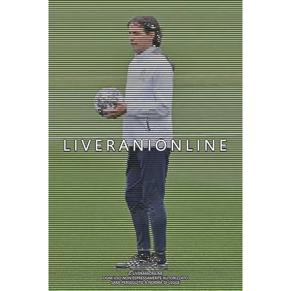 TVRG Allenamento Inter nella foto Simone Inzaghi allenatore Inter Appiano Gentile (CO) 09-05-2023 Centro sportivo Suning in memoria di Angelo Moratti Allenamento dell\'Inter in preparazione della gara contro il Milan valevole per la gara di andata delle semifinali della UEFA Champions League foto Roberto Garavaglia/ag. Aldo Liverani sas/ AGENZIA ALDO LIVERANI SAS