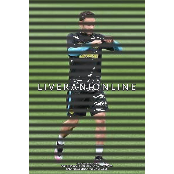TVRG Allenamento Inter nella foto Hakan Calhanoglu (Inter) Appiano Gentile (CO) 09-05-2023 Centro sportivo Suning in memoria di Angelo Moratti Allenamento dell\'Inter in preparazione della gara contro il Milan valevole per la gara di andata delle semifinali della UEFA Champions League foto Roberto Garavaglia/ag. Aldo Liverani sas/ AGENZIA ALDO LIVERANI SAS