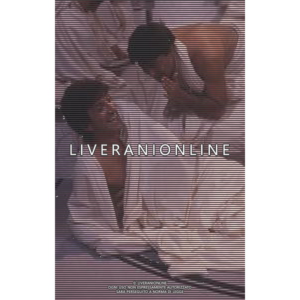 RETROSPETTIVA GIGI PROIETTI ATTORE NELLA FOTO GIGI PROIETTI NELLA COMMEDIA TEATRALE“I SETTE RE DI ROMA“A MILANO NELL\'ANNO 1989 AG ALDO LIVERANI SAS  