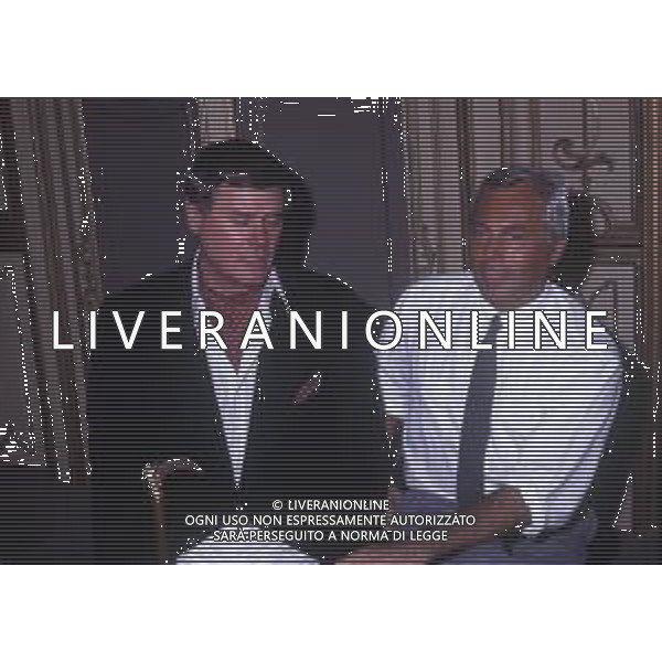RETROSPETTIVA GIORGIO ARMANI STILISTA NELLA FOTO GIORGIO ARMANI NELL\'ANNO 1985 A MILANO CON LARRY HAGMAN AG ALDO LIVERANI SAS