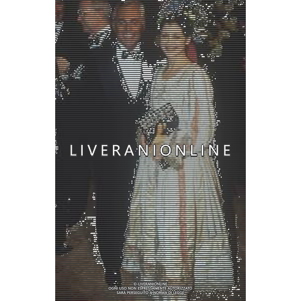 RETROSPETTIVA GIORGIO ARMANI STILISTA NELLA FOTO GIORGIO ARMANI NELL\'ANNO 1987 A MILANO CON CARLA FRACCI AG ALDO LIVERANI SAS 