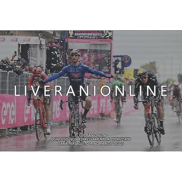 10-05-2023 Giro D\'italia; Tappa 05 Atripalda - Salerno; 2023, Alpecin - Deceuninck; 2023, Bahrain - Victorious; Groves, Kaden; Milan, Jonathan; Salerno; ©SIROTTI / AGENZIA ALDO LIVERANI SAS