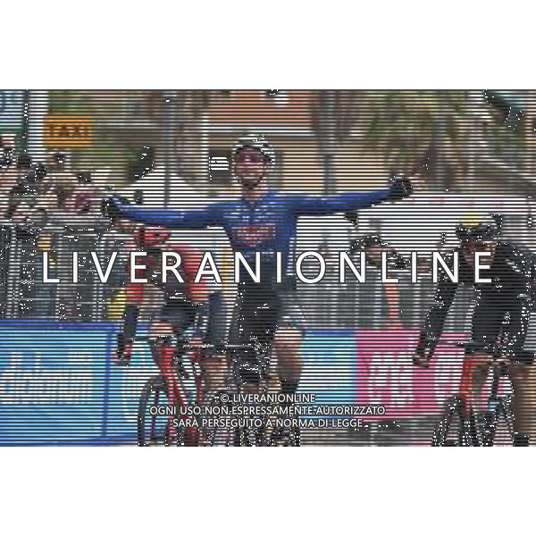 10-05-2023 Giro D\'italia; Tappa 05 Atripalda - Salerno; 2023, Alpecin - Deceuninck; 2023, Bahrain - Victorious; Groves, Kaden; Milan, Jonathan; Salerno; ©SIROTTI / AGENZIA ALDO LIVERANI SAS