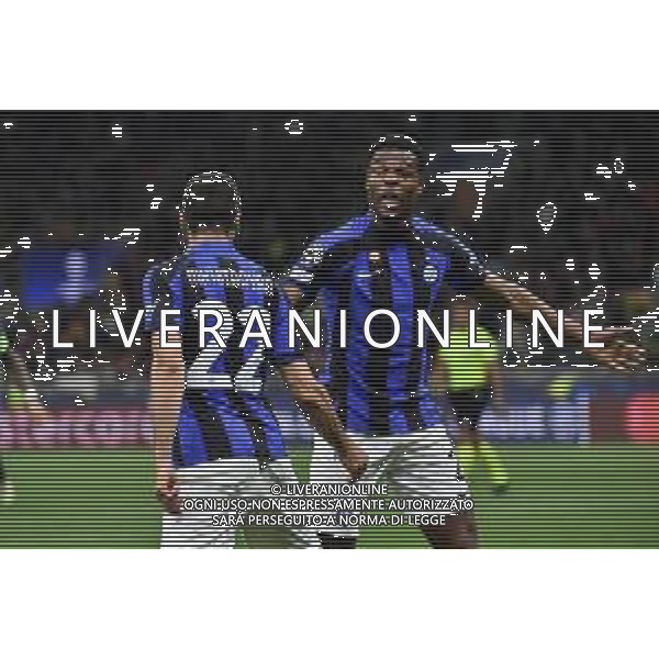 Henrikh Mkhitaryan (Inter) SX e Denzel Dumfries (Inter) DX esultano dopo il gol del 2 a 0 Milan vs Inter Milano 10-05-2023 Stadio Giuseppe Meazza - San Siro UEFA Champions League semifinale - gara di andata foto Roberto Garavaglia/ag. Aldo Liverani sas / AGENZIA ALDO LIVERANI SAS