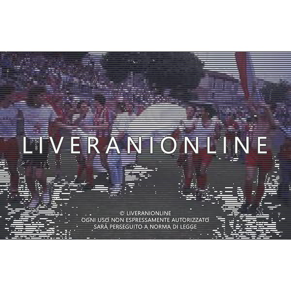 16-06-1991 CREMONA CAMPIONATO DI CALCIO SERIE B CREMONESE-AVELLINO NELLA FOTO I GIOCATORI DELLA CREMONESE FESTEGGIANO LA PROMOZIONE IN SERIE A AG ALDO LIVERANI SAS