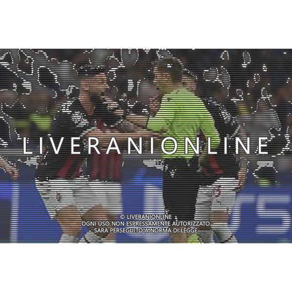 Olivier Giroud (Milan) protesta con l\'arbitro Clement Turpin (FRA) Inter vs Milan Milano 16-05-2023 Stadio Giuseppe Meazza - San Siro UEFA Champions League semifinale - gara di ritorno foto Roberto Garavaglia/ag. Aldo Liverani sas/ AGENZIA ALDO LIVERANI SAS