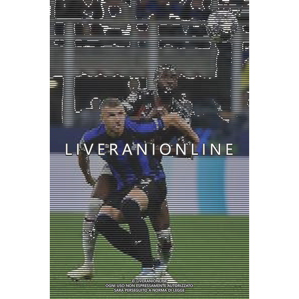 Edin Dzeko (Inter) e dietro Fikayo Tomori (Milan) Inter vs Milan Milano 16-05-2023 Stadio Giuseppe Meazza - San Siro UEFA Champions League semifinale - gara di ritorno foto Roberto Garavaglia/ag. Aldo Liverani sas / AGENZIA ALDO LIVERANI SAS