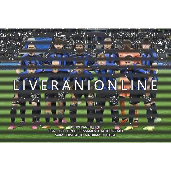 formazione Inter, in piedi da SX Matteo Darmian, Francesco Acerbi, Denzel Dumfries, Edin Dzeko, Andre\' Onana e Alessandro Bastoni; in basso da SX Henrikh Mkhitaryan, Federico Dimarco, Lautaro Martinez, Nicolo\' Barella e Hakan Calhanoglu Inter vs Milan Milano 16-05-2023 Stadio Giuseppe Meazza - San Siro UEFA Champions League semifinale - gara di ritorno foto Roberto Garavaglia/ag. Aldo Liverani sas / AGENZIA ALDO LIVERANI SAS