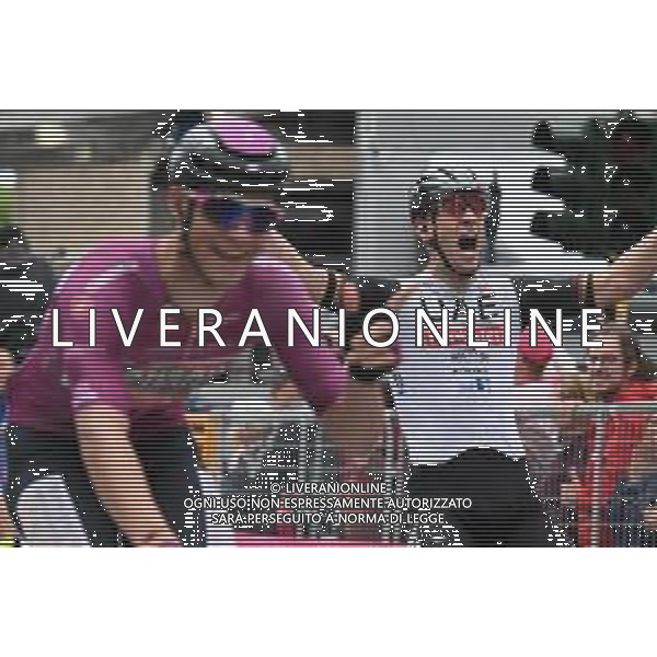 17-05-2023 Giro D\'italia; Tappa 11 Camaiore - Tortona; 2023, Uae Emirates; 2023, Bahrain - Victorious; Ackermann, Pascal; Milan, Jonathan; Tortona; ©SIROTTI / AGENZIA ALDO LIVERANI SAS