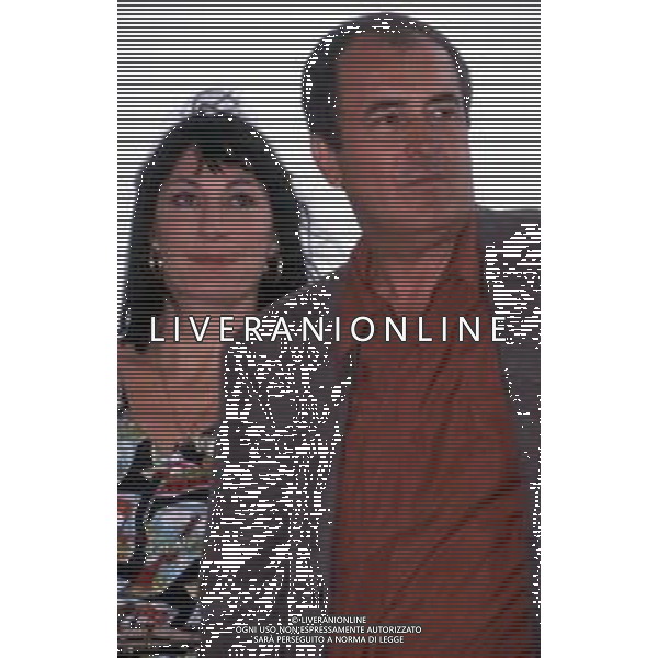 RETROSPETTIVA BERNARDO BERTOLUCCI REGISTA NELLA FOTO CON ANJELICA HUSTON NELLA GIURIA DELLA 43ma EDIZIONE DEL FESTIVAL DI CANNES 10 MAGGIO 1990 AG ALDO LIVERANI SAS