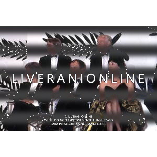 RETROSPETTIVA BERNARDO BERTOLUCCI REGISTA NELLA FOTO CON SVEN NYKVIST, FRANCOISE GIROUD, CHRISTOPHER HAMPTON E ANJELICA HUSTON NELLA GIURIA DELLA 43ma EDIZIONE DEL FESTIVAL DI CANNES MAGGIO 1990 AG ALDO LIVERANI SAS