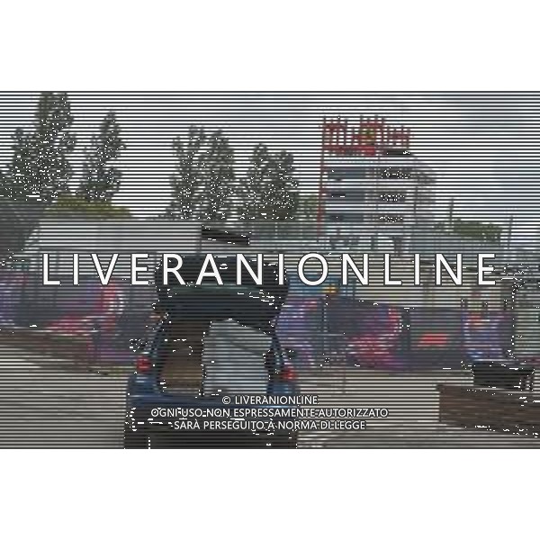 IMOLA 18 05 2023 AUTODROMO ENZO E DINO FERRARI ANNULLATO FORMULA 1 QATAR AIRWAYS GRAN PREMIO DEL MADE IN ITALY E DELL\'EMILIA ROMAGNA NELLA FOTO ADDETTI AI LAVORI SMONTANO LE IMPALCATURE MONTATE PER IL GRAN PREMIO DI FORMULA 1 FOTO GIANNI SANNA-AG ALDO LIVERANI SAS