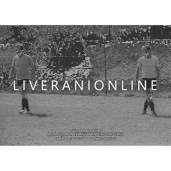NEG-1980-1981 ALLENAMENTO COMO CALCIO NELLA FOTO FULVIO SGUAZZERO PREPARATORE ATLETICO E NARCISO PEZZOTTI ALLENATORE IN SECONDA AG ALDO LIVERANI SAS