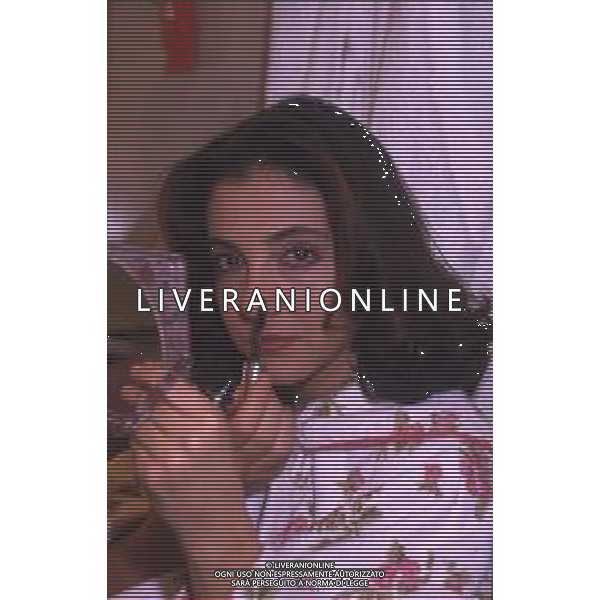 RETROSPETTIVA CHIARA SALERNO ATTRICE NELLA FOTO CHIARA SALERNO NEI CAMERINI DEL TEATRO AG ALDO LIVERANI SAS