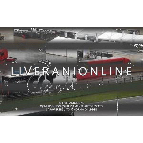 IMOLA 18 05 2023 AUTODROMO ENZO E DINO FERRARI ANNULLATO FORMULA 1 QUATAR AIRWAYS GRAN PREMIO DEL MADE IN ITALY E DELL\'EMILIA ROMAGNA NELLA FOTO ADDETTI AI LAVORI SMONTANO LE IMPALCATURE MONTATE PER IL GRAN PREMIO DI FORMULA 1 PADDOCK 2 ©SANNA / AGENZIA ALDO LIVERANI SAS