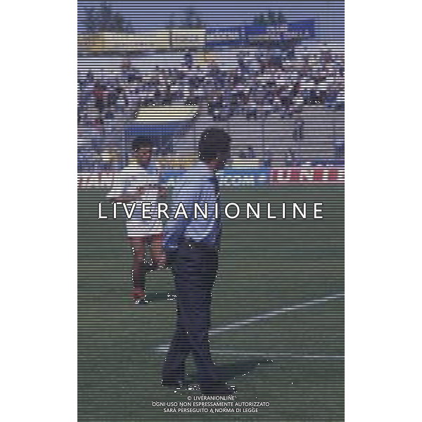 RETROSPETTIVA GIUSEPPE MATERAZZI ALLENATORE CALCIO NELLA FOTO GIUSEPPE MATERAZZI ALLENATORE DEL BARI CALCIO NELL\'ANNO 1994--1995 AG ALDO LIVERANI SAS 